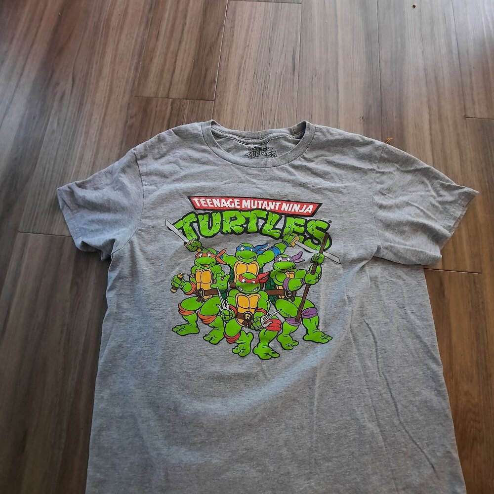 Teenage Mutant Ninja Turtles Gray T-Shirt; Size M=Free Shipping!